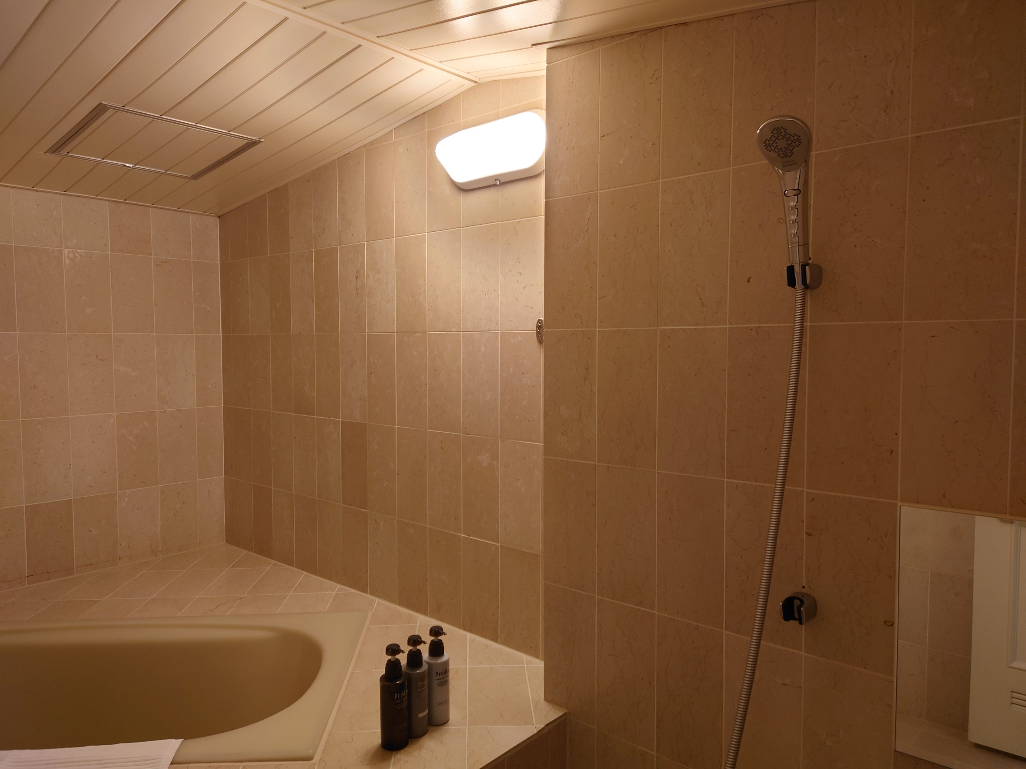 The shower experience at Rusutsu Resort has evolved through a new initiative that boosts guest satisfaction while remaining environmentally conscious.
